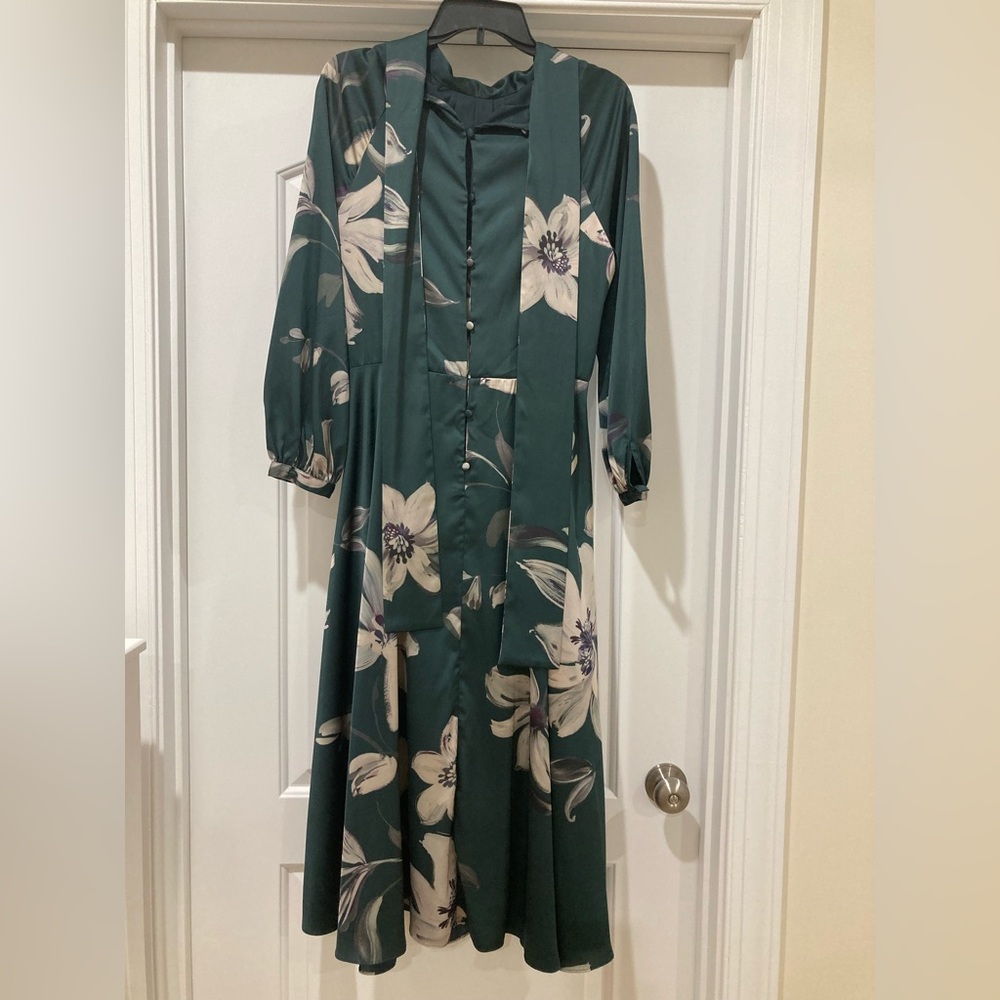 Teri Jon BY Rickie Freeman Chic Floral Midi Dress with Tie Neck Size 10 - Picture 10 of 10